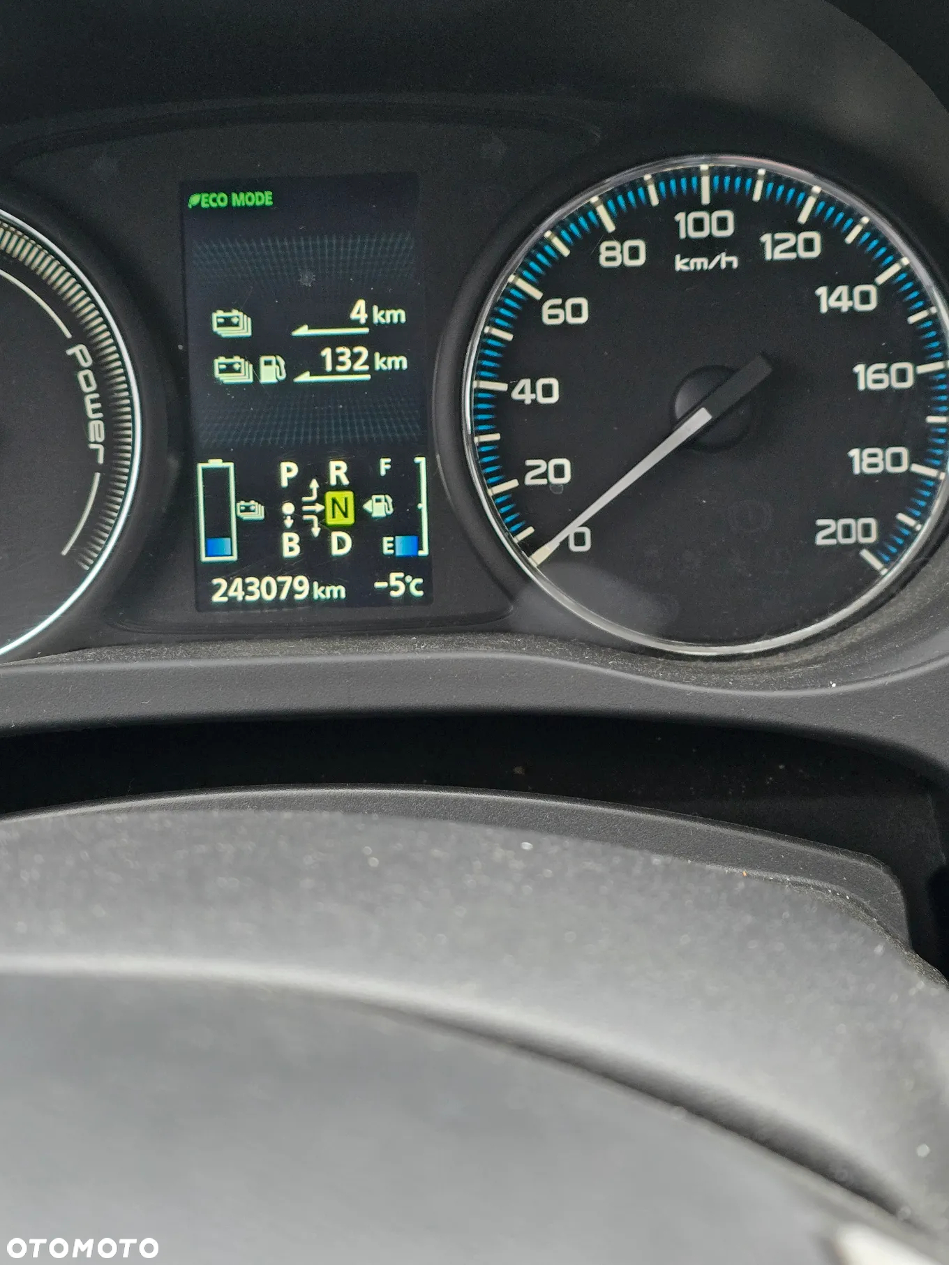 Mitsubishi Outlander - 18