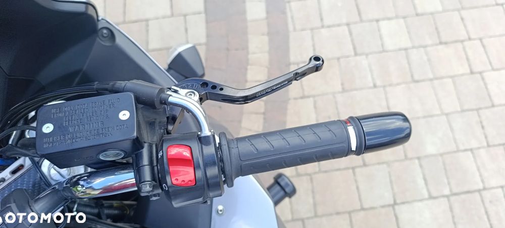 Suzuki GSX - 12