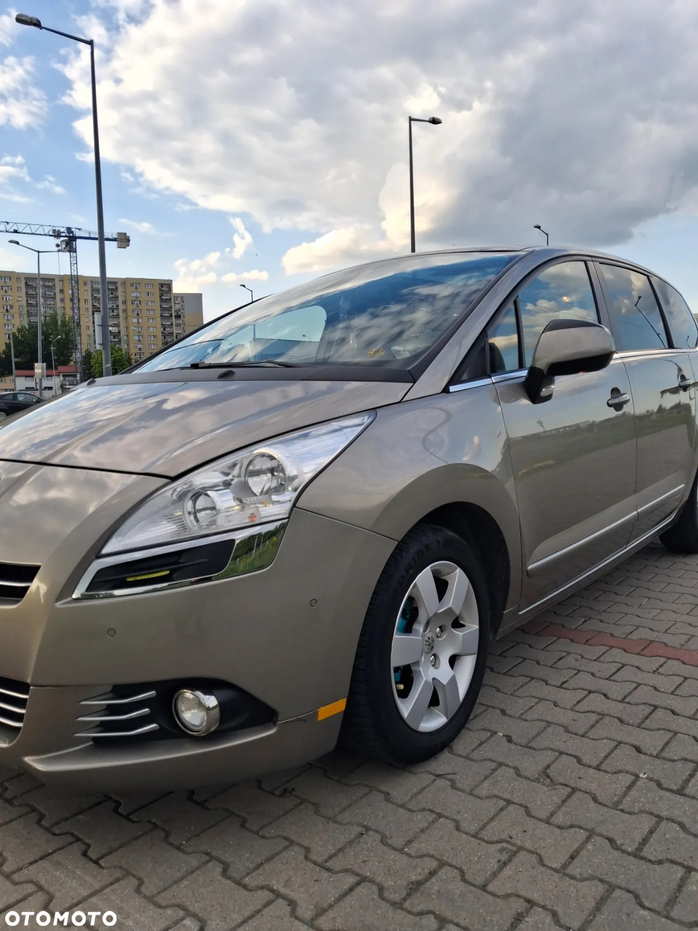 Peugeot 5008 - 5
