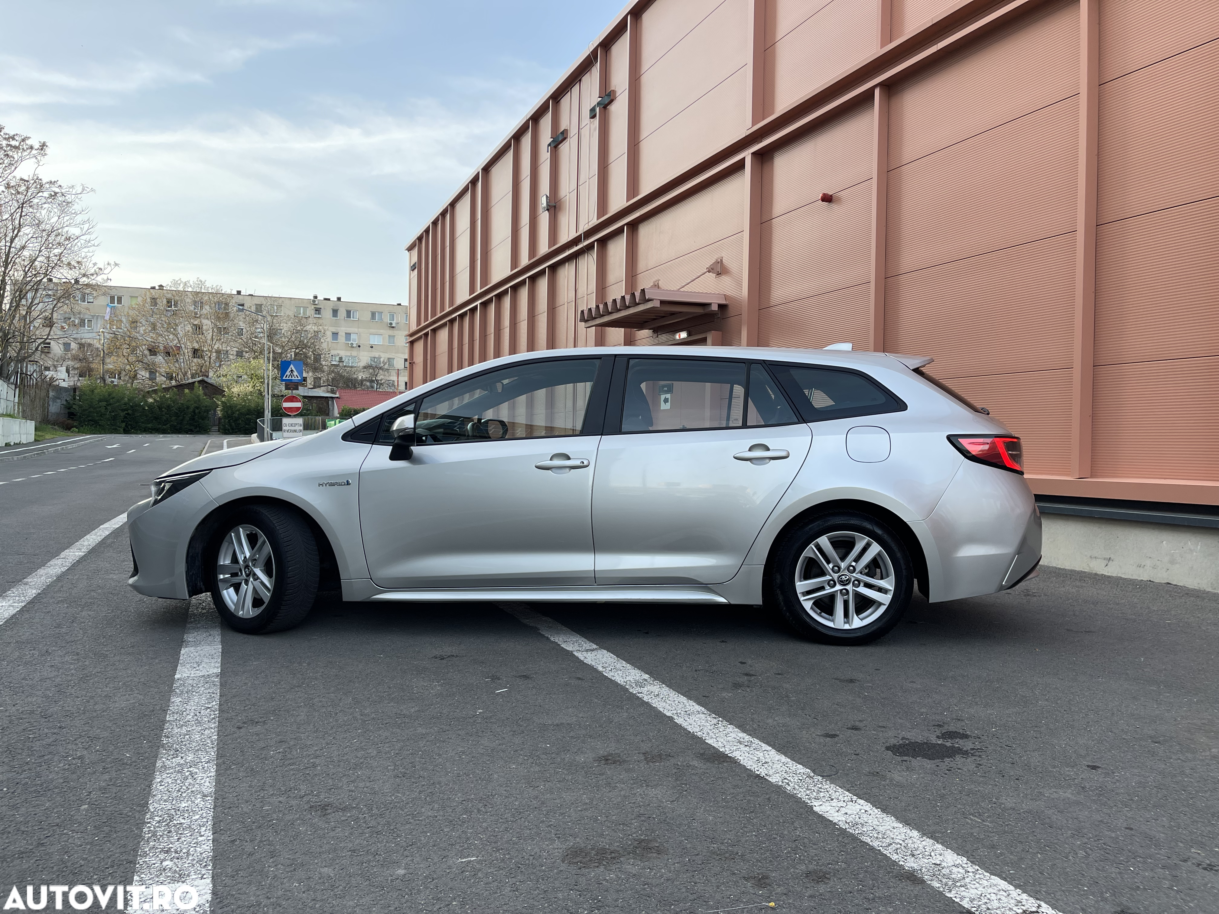 Toyota Corolla 1.8 HSD Business - 12