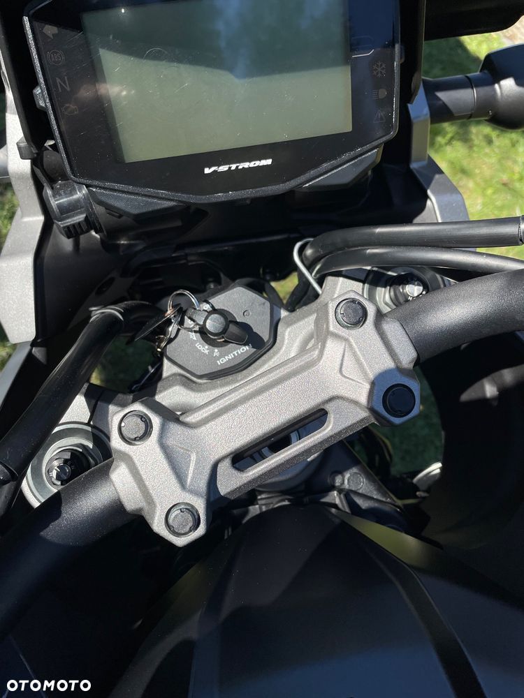 Suzuki DL - 12