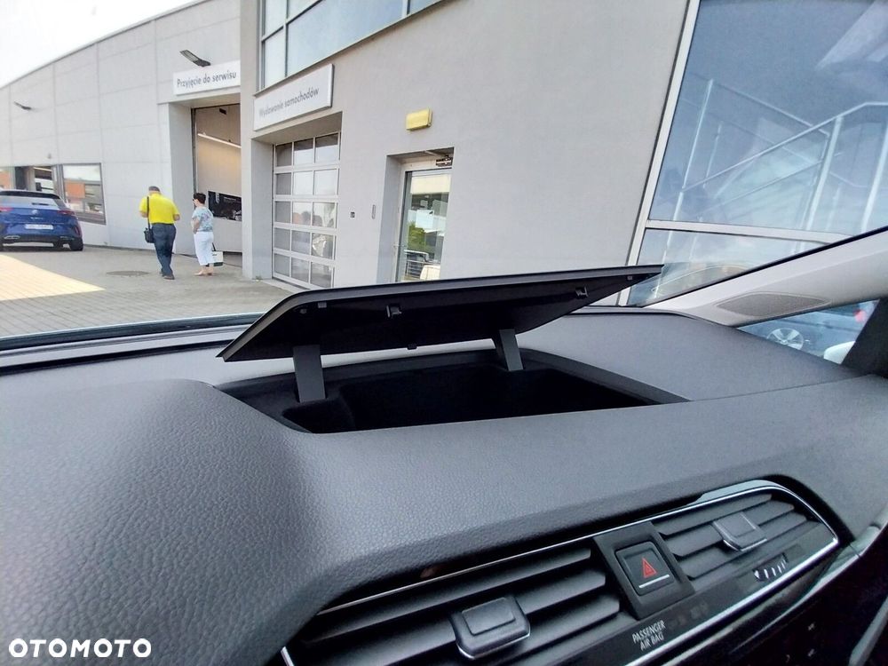 Volkswagen Touran - 29
