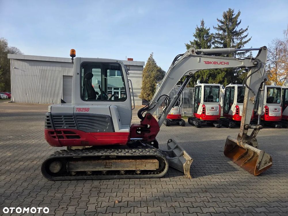 Takeuchi Koparka Gąsienicowa Takeuchi TB250 - 3 łyżki w komplecie - 5