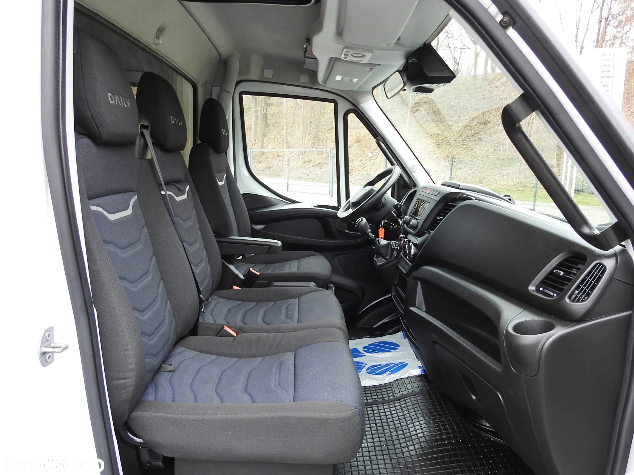 Iveco DAILY  35S18 PRITSCHE PLANE 10 PALETTEN WEBASTO TEMPOMAT LED LICHTER KLIMAANLAGE 180PS [ 437602 ] - 33