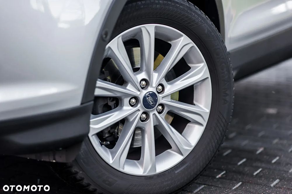 Ford Kuga 2.0 TDCi 2x4 Titanium - 10