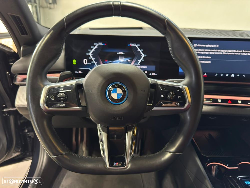BMW i5 eDrive40 Edição Desportiva M - 19
