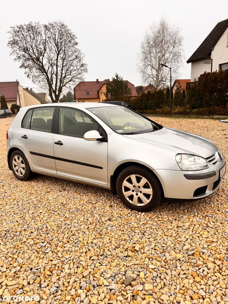 Volkswagen Golf 1.6 FSI Comfortline - 1