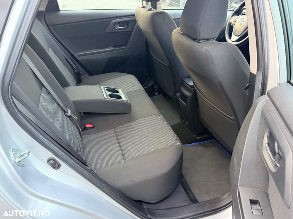 Toyota Auris 1.4 D-4D Unique - 18