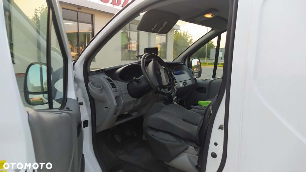 Renault Trafic - 12