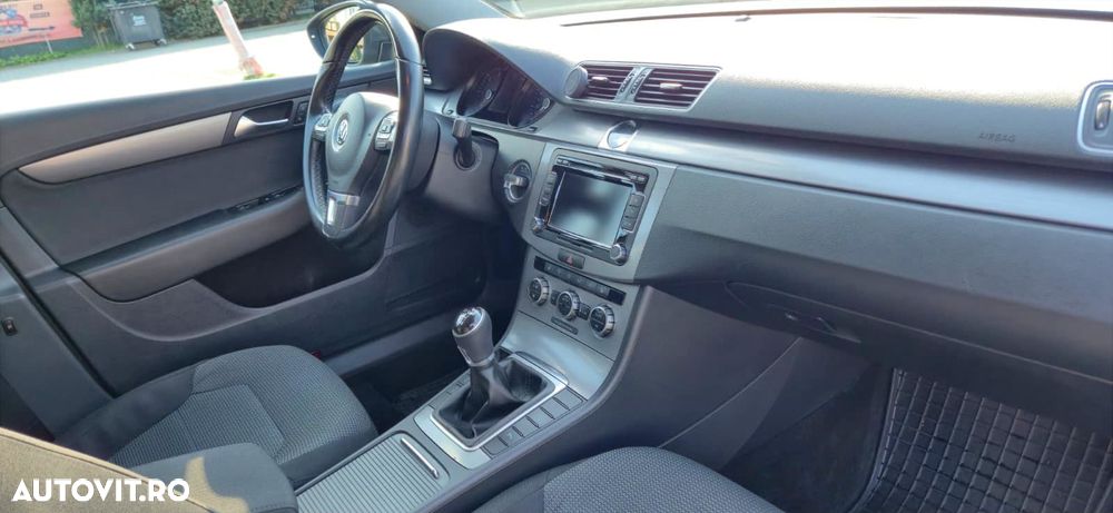 Volkswagen Passat 2.0 TDI BlueMotion Tehnology Comfortline - 20