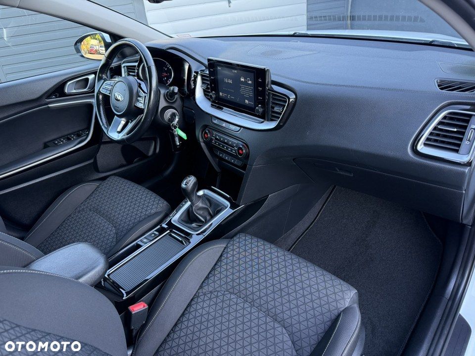 Kia Ceed 1.5 T-GDI L Business Line Plus - 28