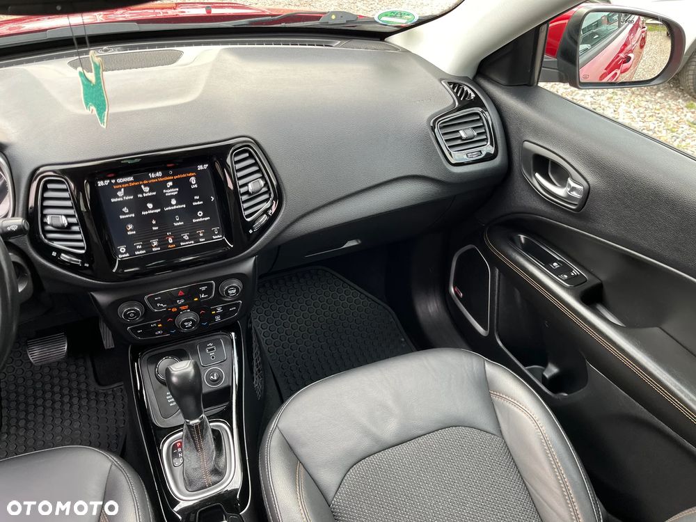Jeep Compass - 35