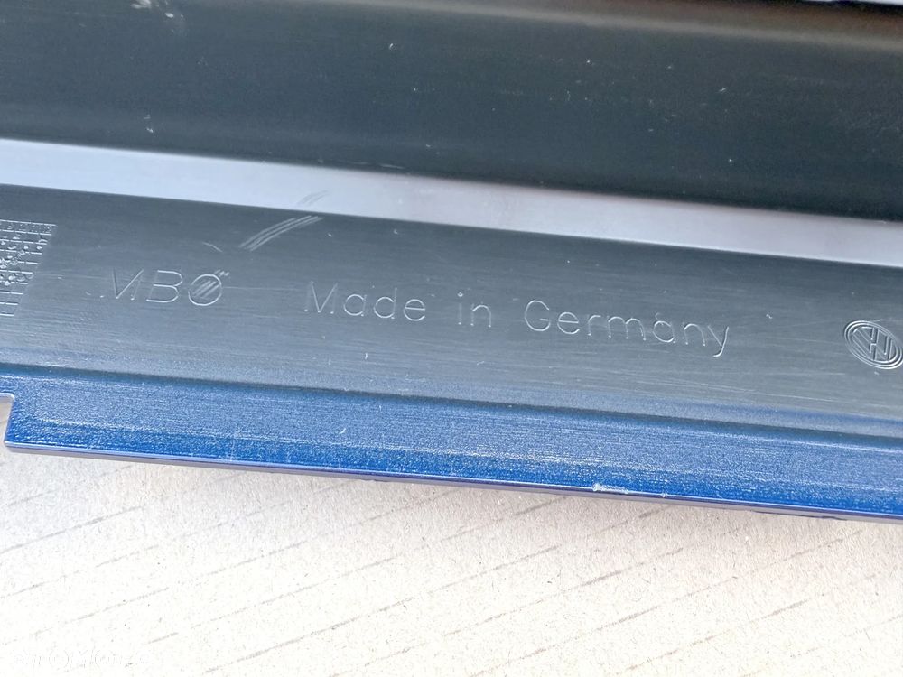 Listwy progowe boczne VW Golf VIII 8 5H0 -R- model, ASO - 16