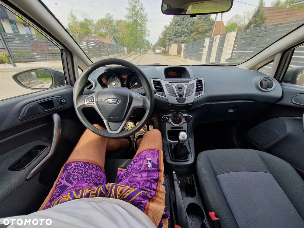 Ford Fiesta - 10