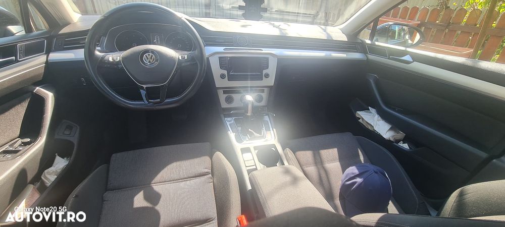 Volkswagen Passat 2.0 TDI SCR DSG Comfortline - 11