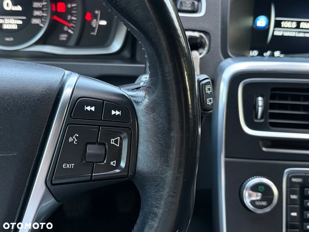 Volvo V60 D3 Momentum - 35