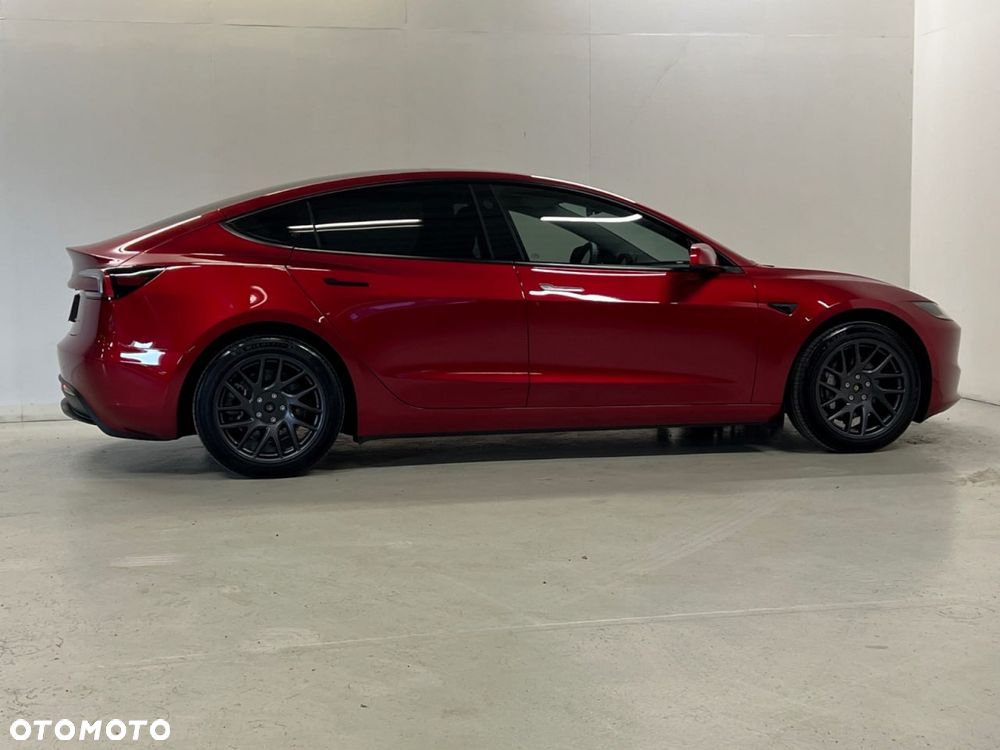 Tesla Model 3 - 11
