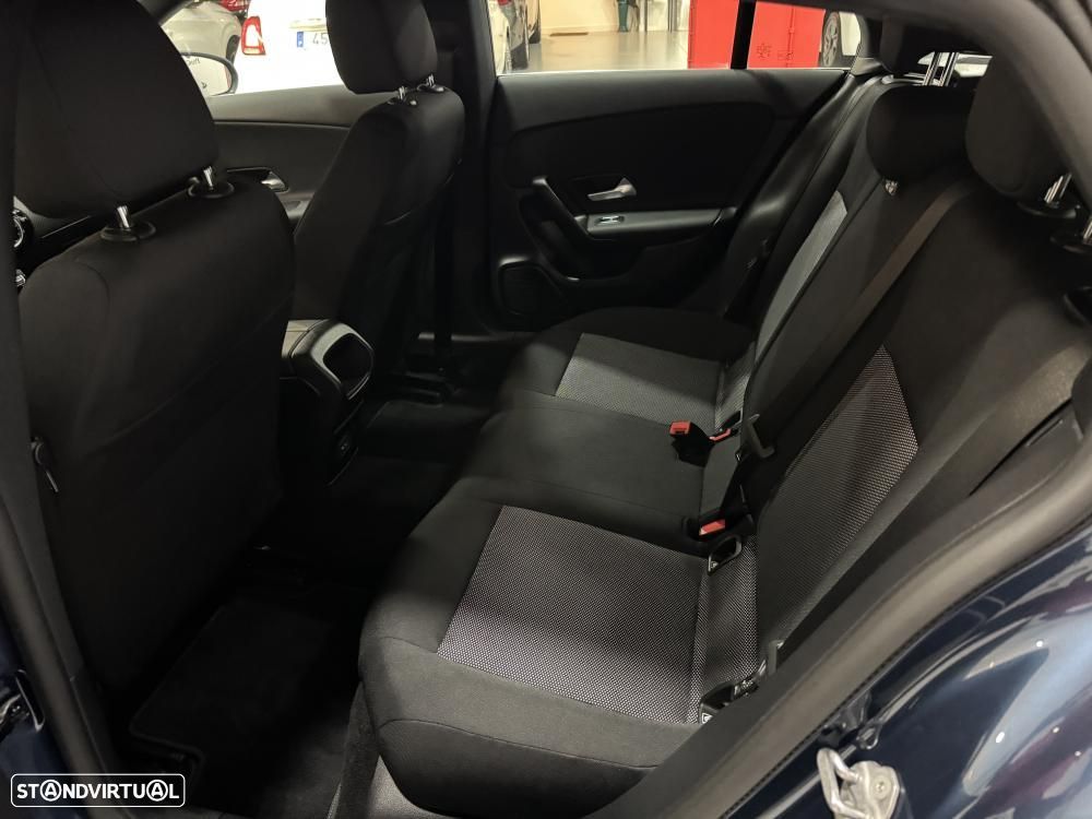 Mercedes-Benz CLA 180 d Style - 42