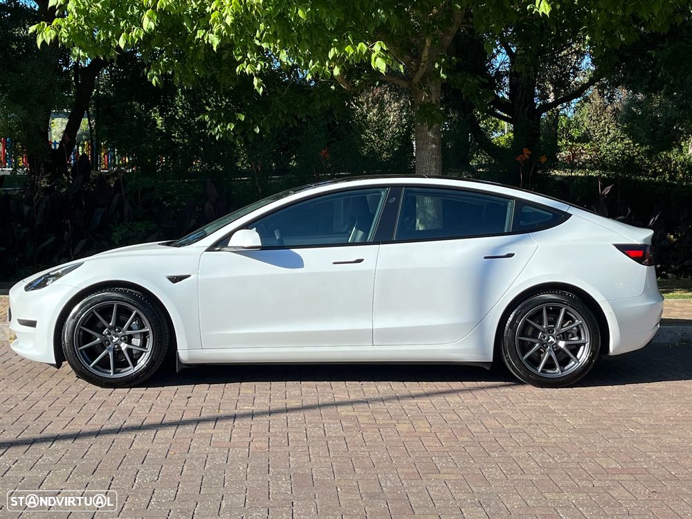 Tesla Model 3 - 7