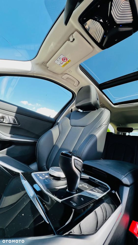 BMW Seria 3 320d xDrive Luxury Line sport - 25