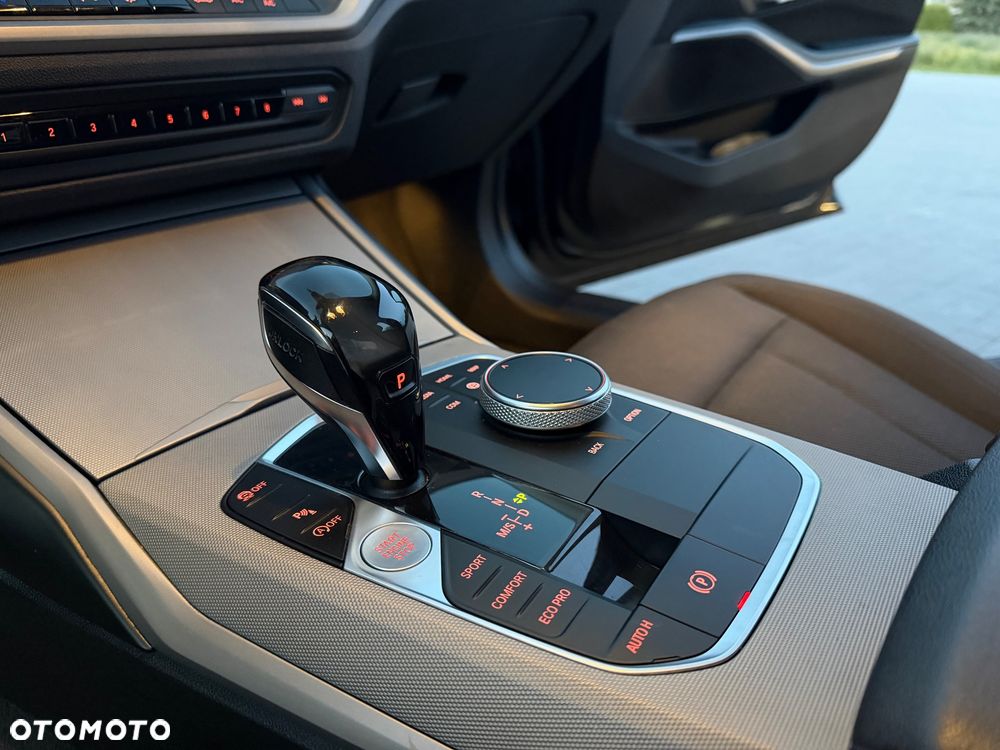 BMW Seria 3 320i - 23