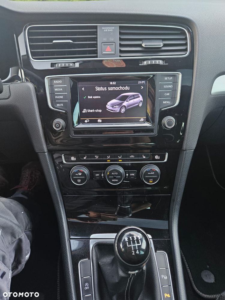 Volkswagen Golf - 17