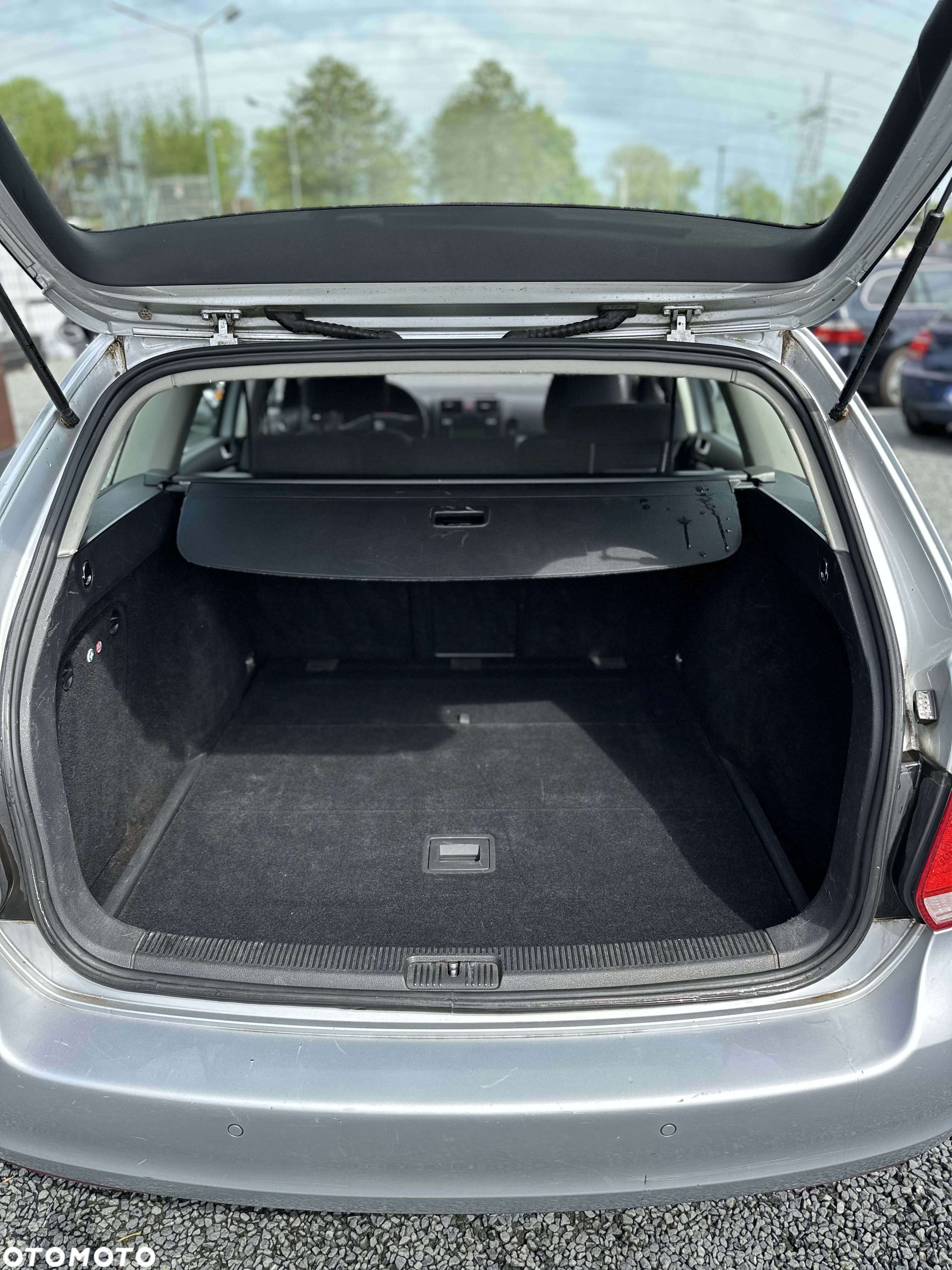 Volkswagen Golf 1.9 TDI DPF Edition BlueMotion - 15