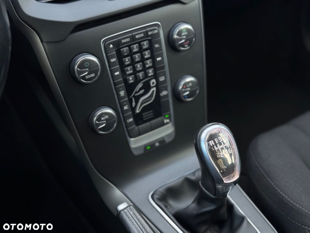 Volvo V40 D2 - 17