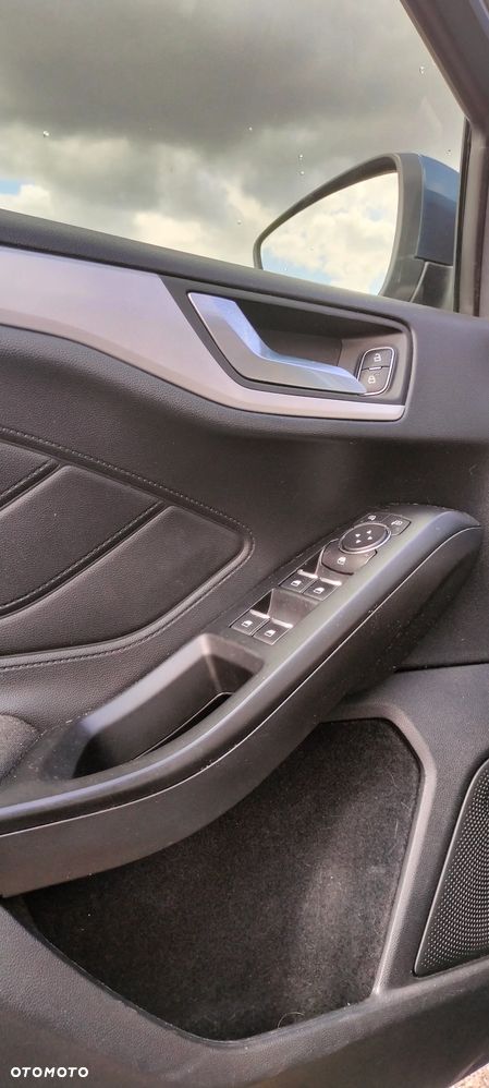 Ford Focus 1.0 EcoBoost Trend - 14