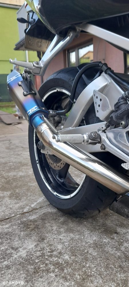 Yamaha R6 - 10