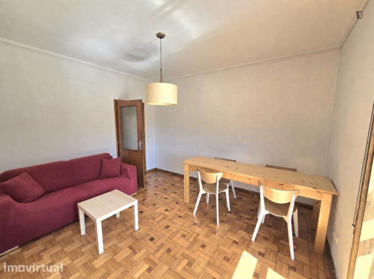 Quarto - localizado em Guimaraes - Grande imagem: 5/14
