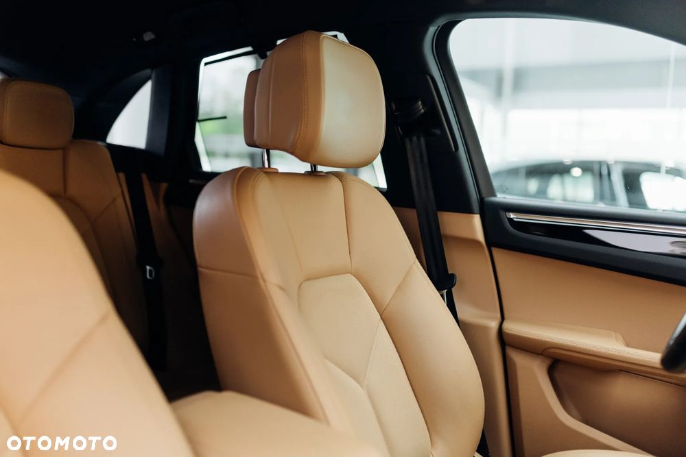 Porsche Macan S - 24