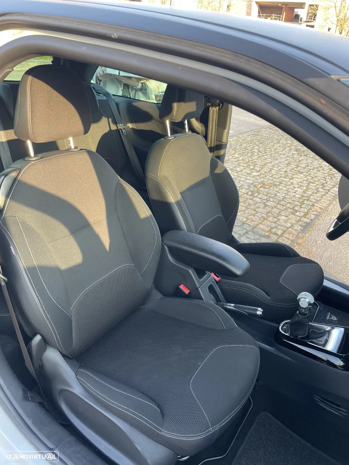 Citroën DS3 1.6 e-HDi So Chic - 11