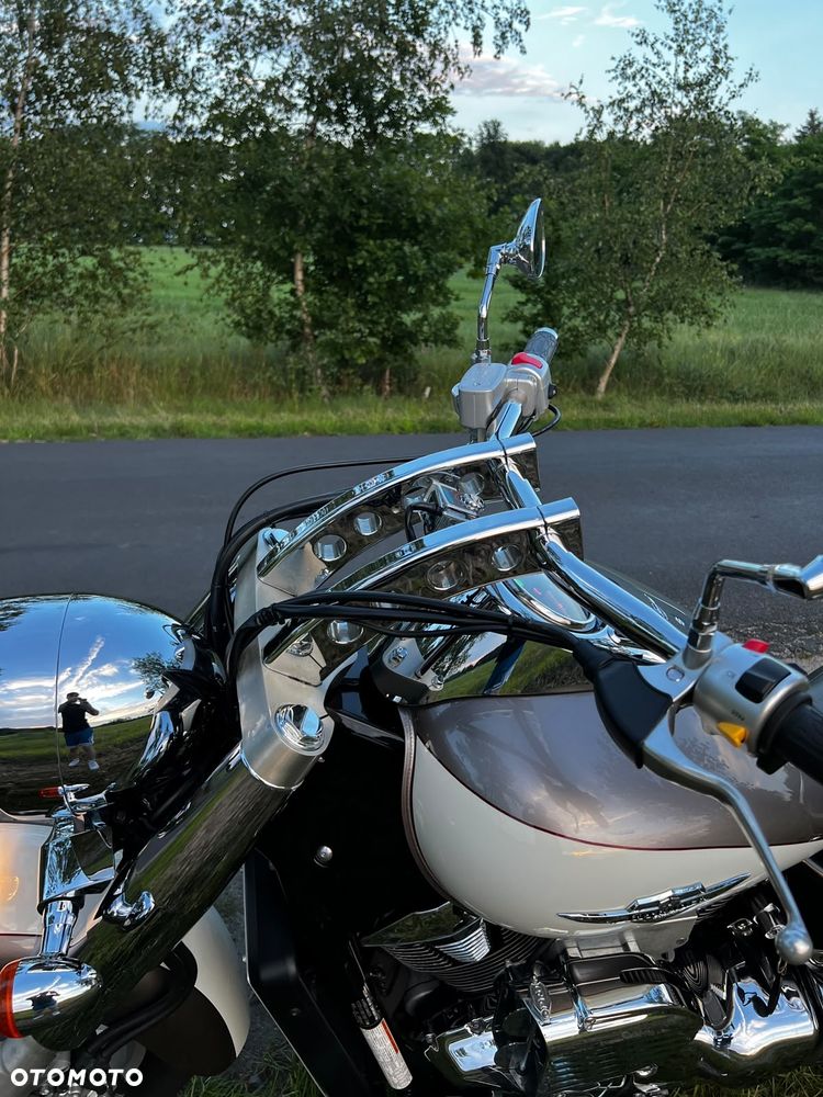 Suzuki Intruder - 14