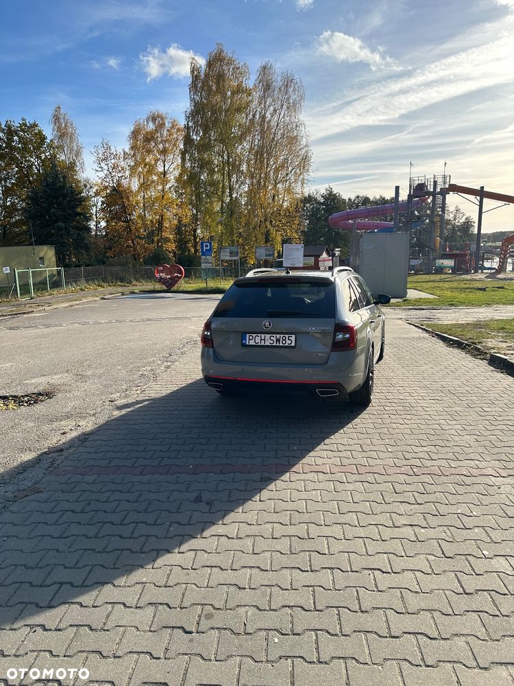 Skoda Octavia 2.0 TDI DSG RS - 6
