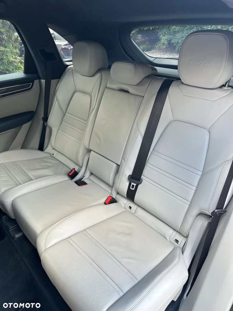 Porsche Cayenne Turbo - 9