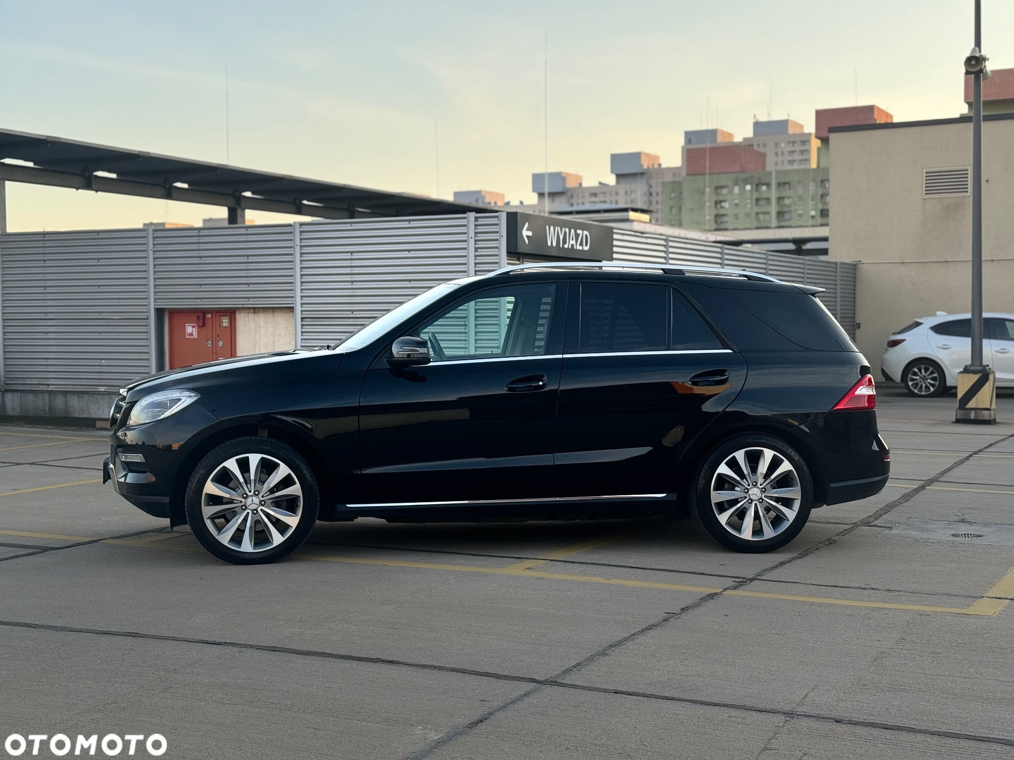 Mercedes-Benz ML 350 BlueTec 4-Matic - 6