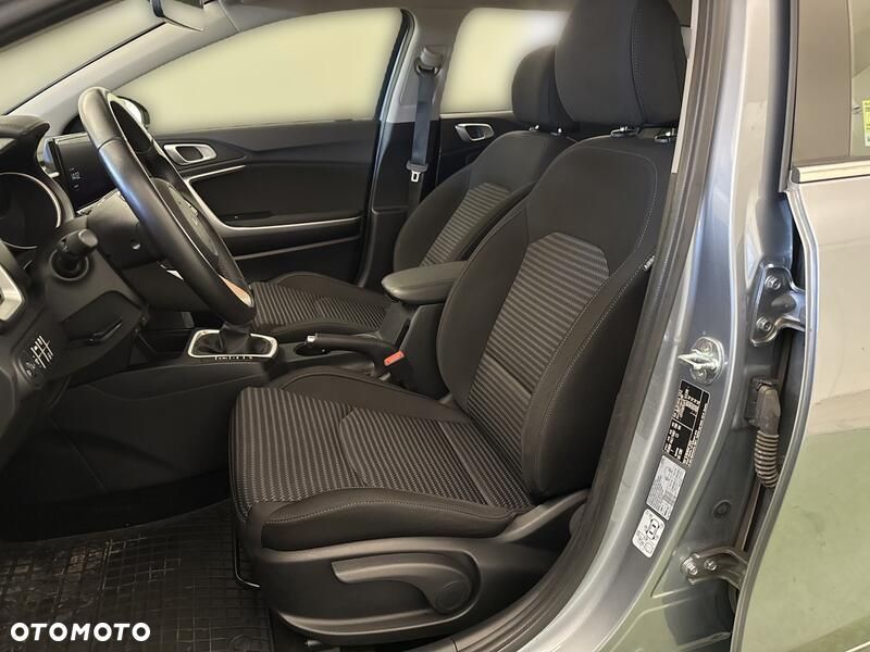 Kia Ceed 1.5 T-GDI M - 11