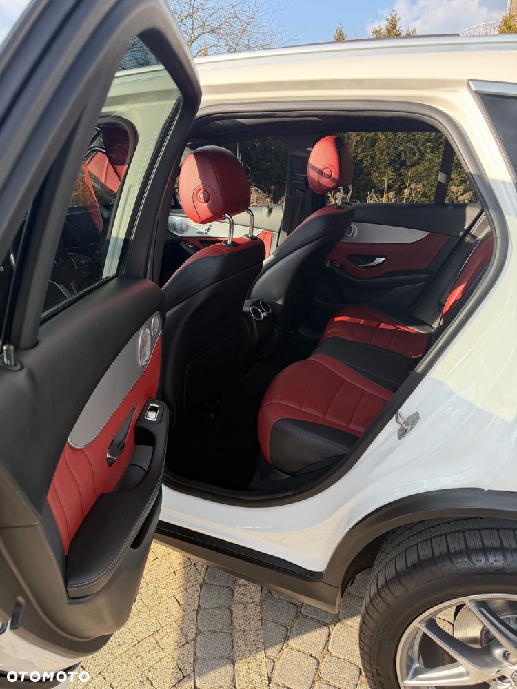 Mercedes-Benz GLC 300 4Matic 9G-TRONIC AMG Line Plus - 16