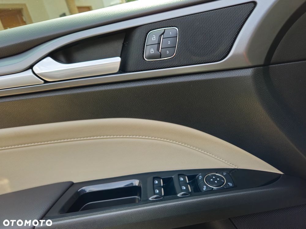 Ford Mondeo 2.0 TDCi Titanium PowerShift - 30