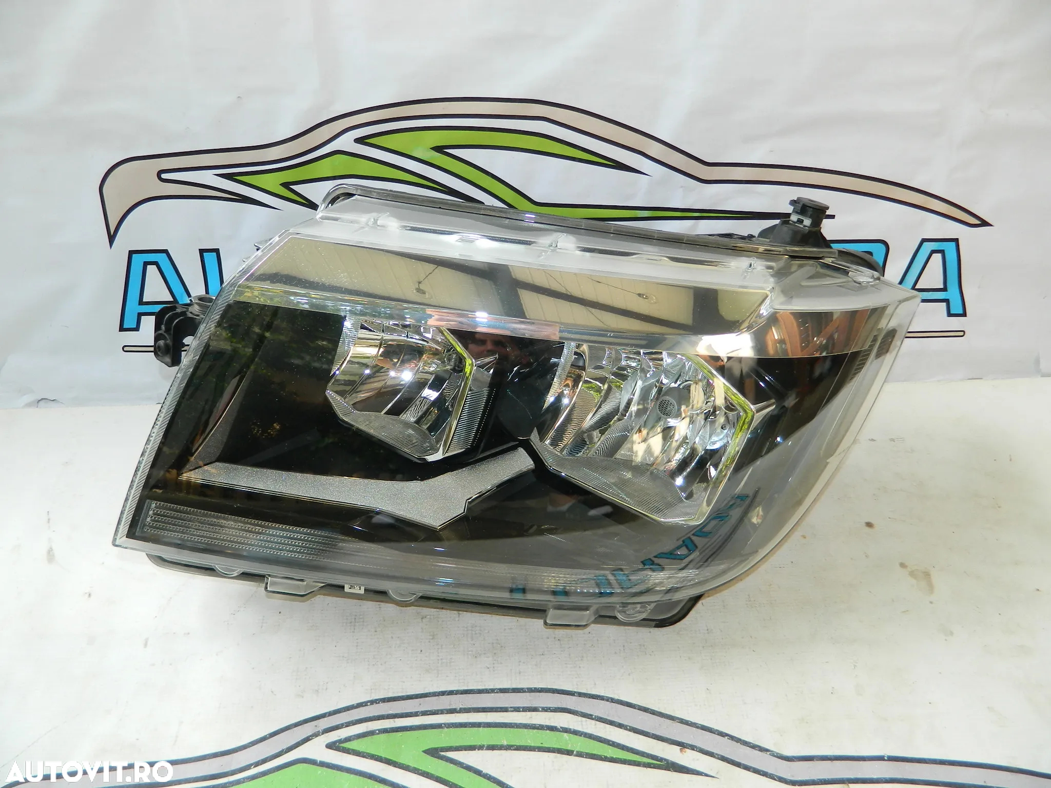Far dreapta halogen VW Crafter model 2019-2022 cod 7C1941005 - 2