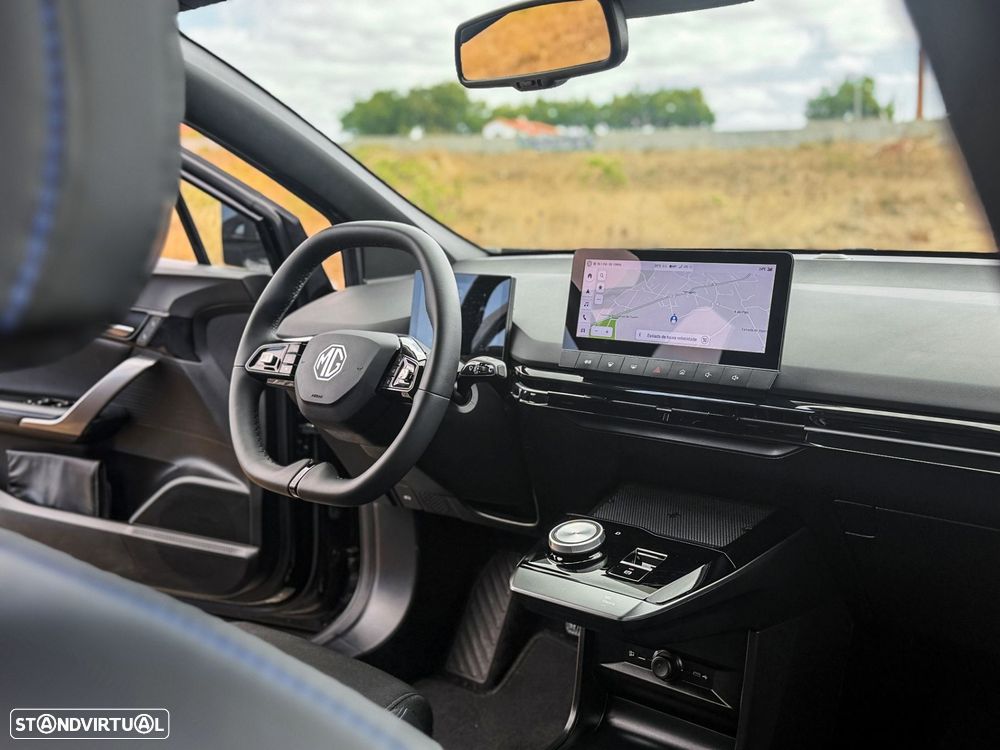 MG MG4 64 kWh Luxury - 13