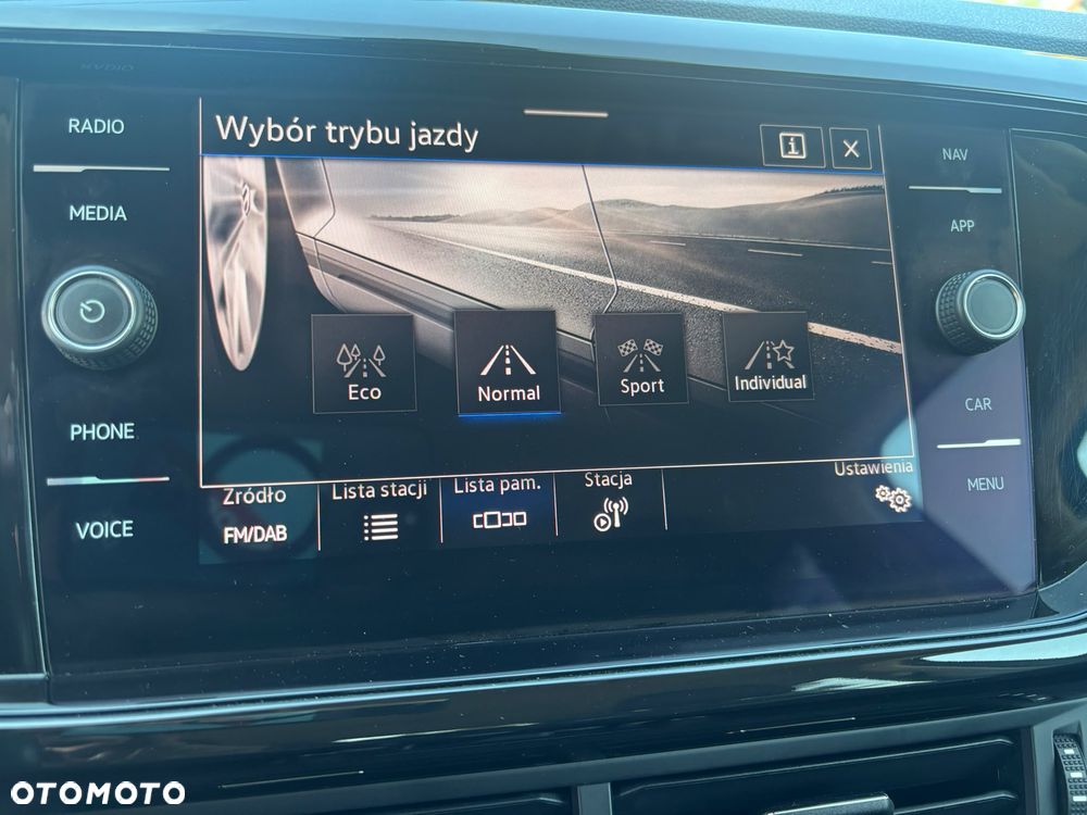 Volkswagen T-Cross 1.0 TSI Style DSG - 34