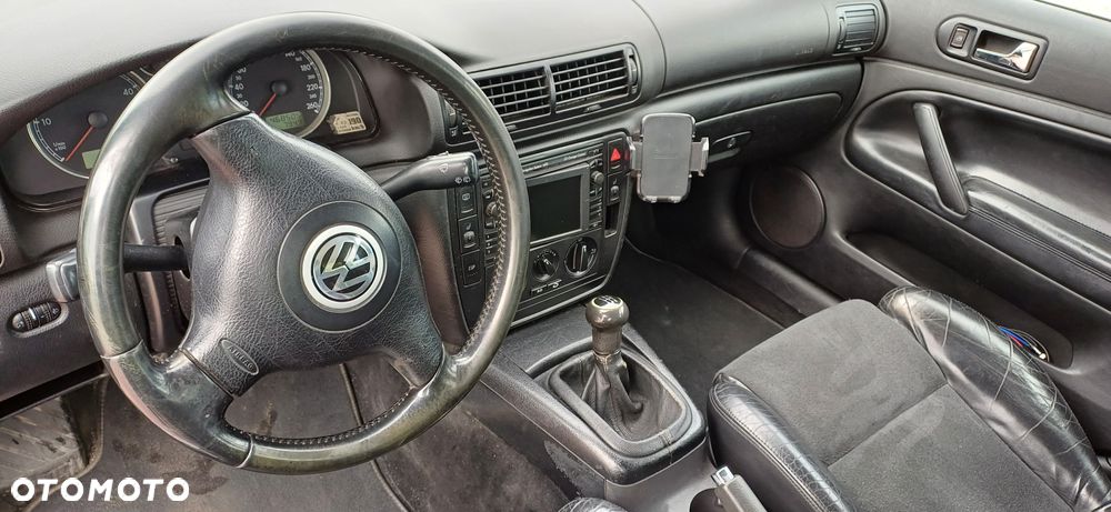 Volkswagen Passat 1.9 TDI Comfortline - 20