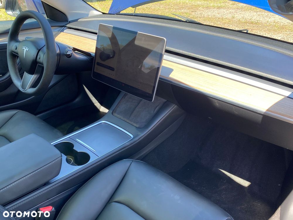 Tesla Model 3 - 15
