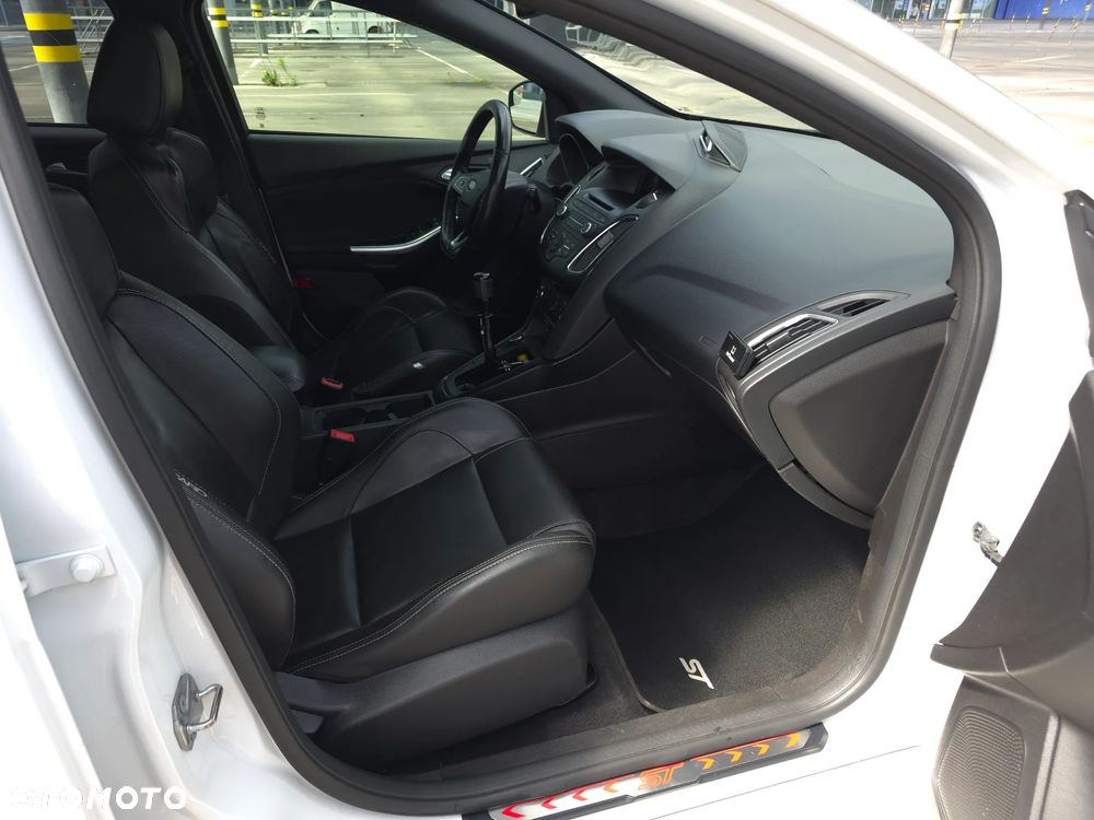 Ford Focus - 31