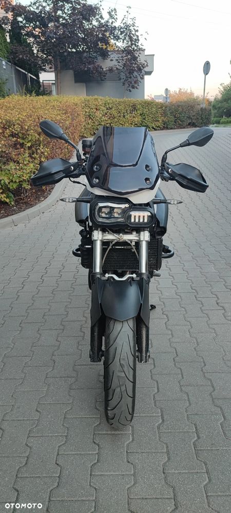 BMW F - 9