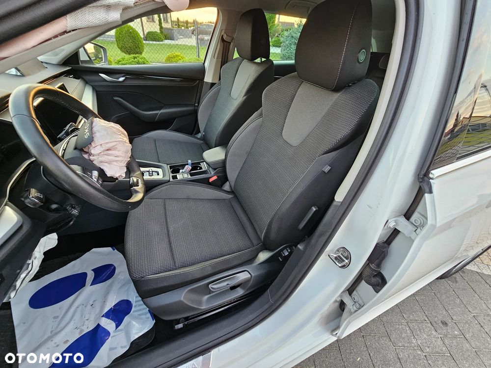 Skoda Octavia 1.5 TSI mHEV Edition 130 Selection DSG - 12
