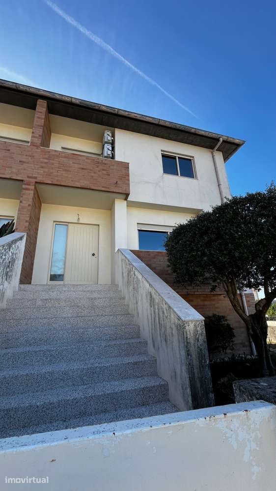 Moradia T3 de 3 faces com 346 m² | Santo Estêvão, Briteiros - Grande imagem: 4/28