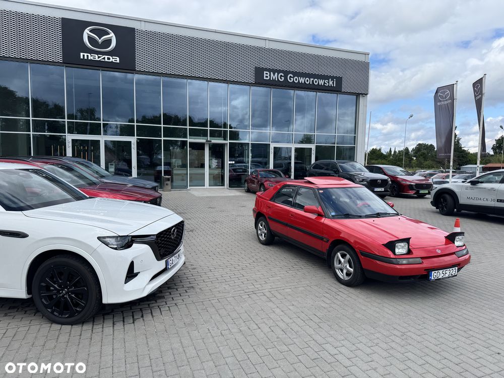 Mazda 323F - 15